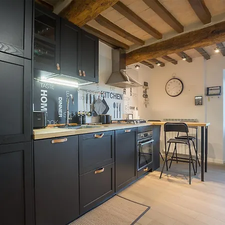 Mari Modern Flat - Con Posto Auto E Vicino Metro - Italywego