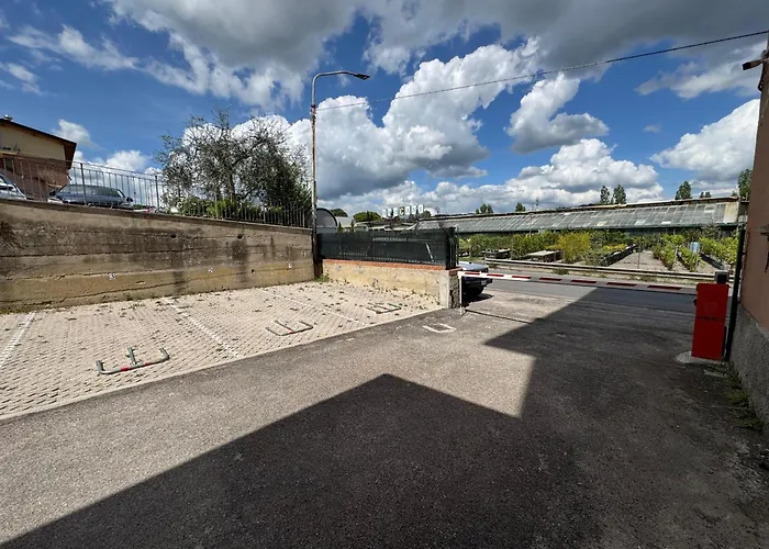 شقة Mari Modern Flat - Con Posto Auto E Vicino Metro - Italywego بيرودجا