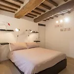 Mari Modern Flat - Con Posto Auto E Vicino Metro - Italywego Apartmán Perugia
