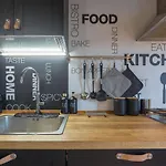 Apartmán Mari Modern Flat - Con Posto Auto E Vicino Metro - Italywego *