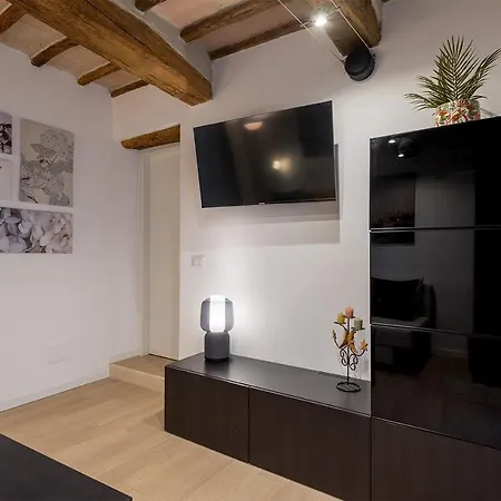 Mari Modern Flat - Con Posto Auto E Vicino Metro - Italywego פרוג'ה