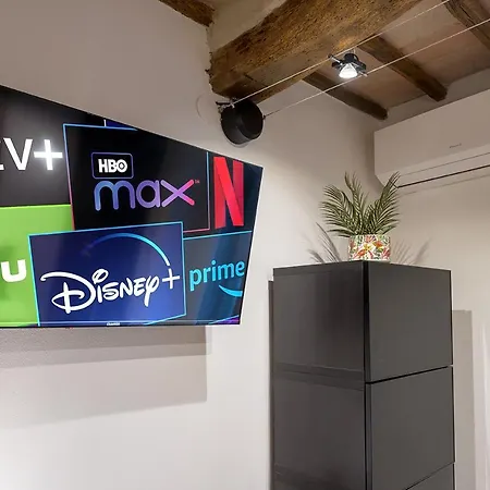 Marì Modern Flat - Con Posto Auto E Vicino Metro - Italywego *